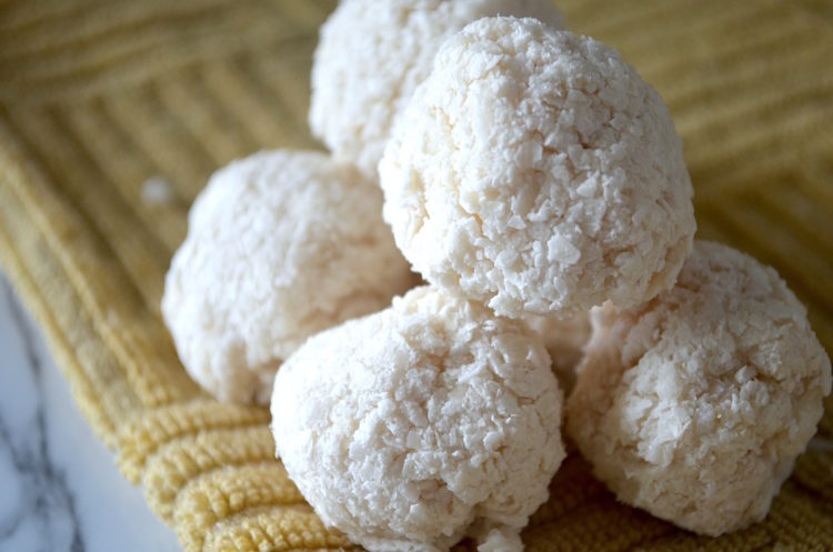 keto snowballs, Coconut Keto Snowballs